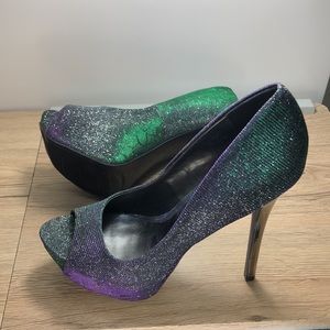 Platform stilettos chrome heel shine green-purple
